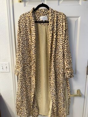 Cupcakes & cashmere Fun Leopard Print Open Duster in Beige and Black